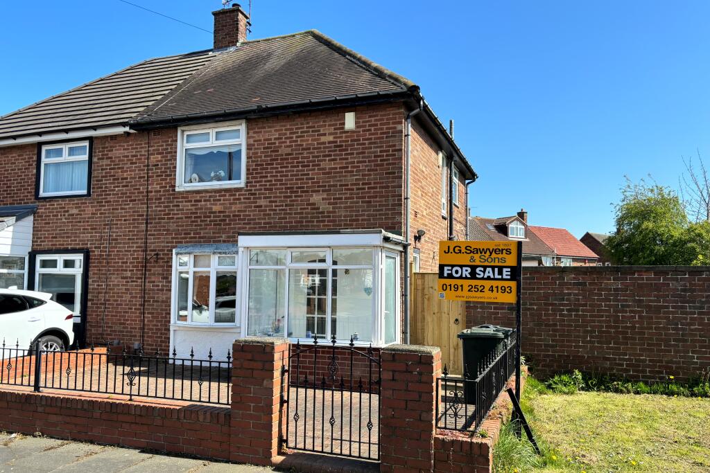 2 bedroom semidetached house for sale in Rydal Avenue, Marden , North