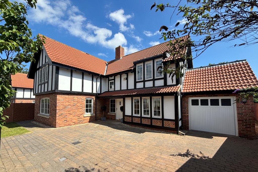 Main image of property: Queens Road,
Whitley Bay, Tyne and Wear,
NE26 3BJ