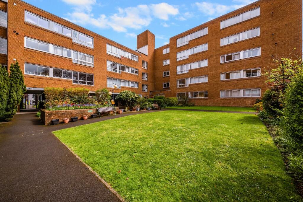 2 bedroom flat for sale in Homefield Park, Sutton, SM1