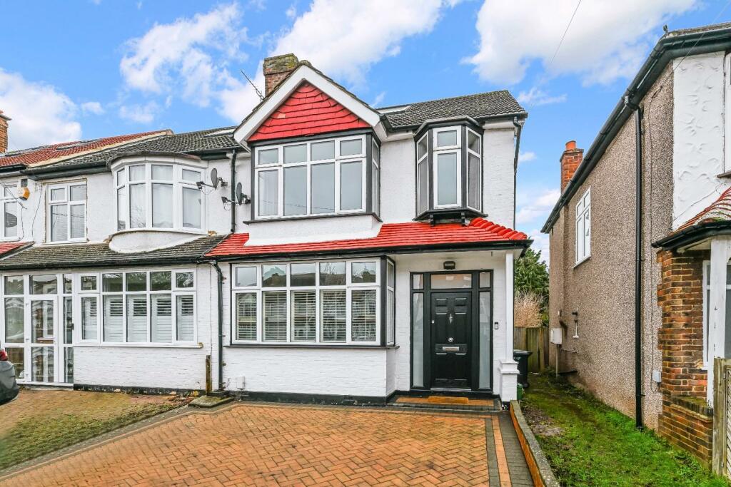 4 bedroom end of terrace house for sale in Ardrossan Gardens, Worcester