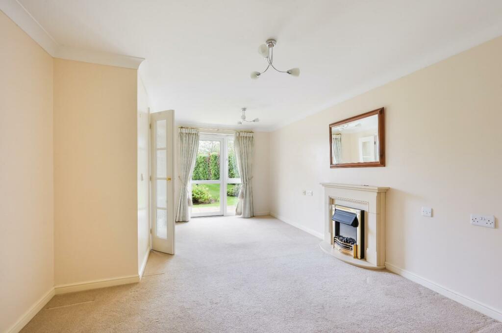 1 bedroom retirement property for sale in Kingston Road, Epsom, KT19