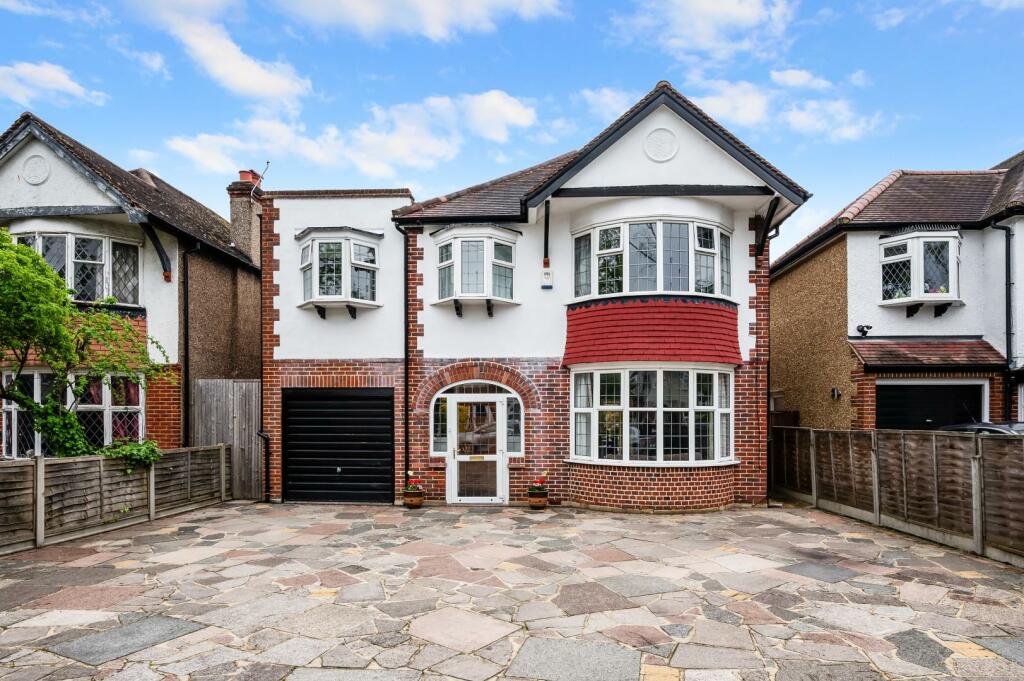 4 bedroom detached house for sale in Kingsmead Avenue, Worcester Park, KT4