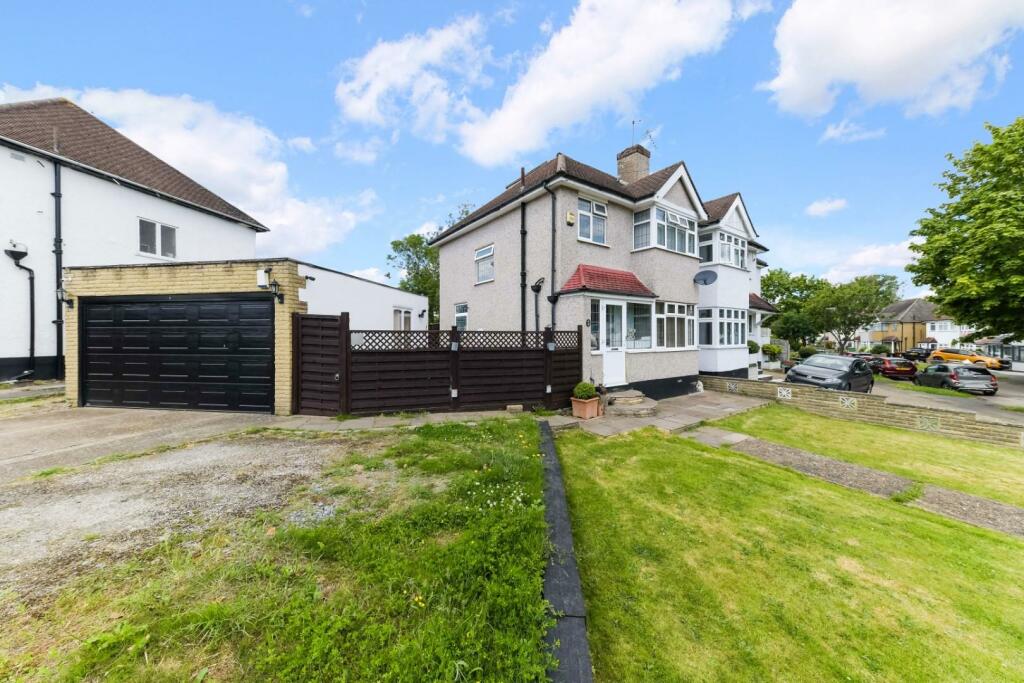 4 bedroom semidetached house for sale in Crosslands Road, Ewell, KT19