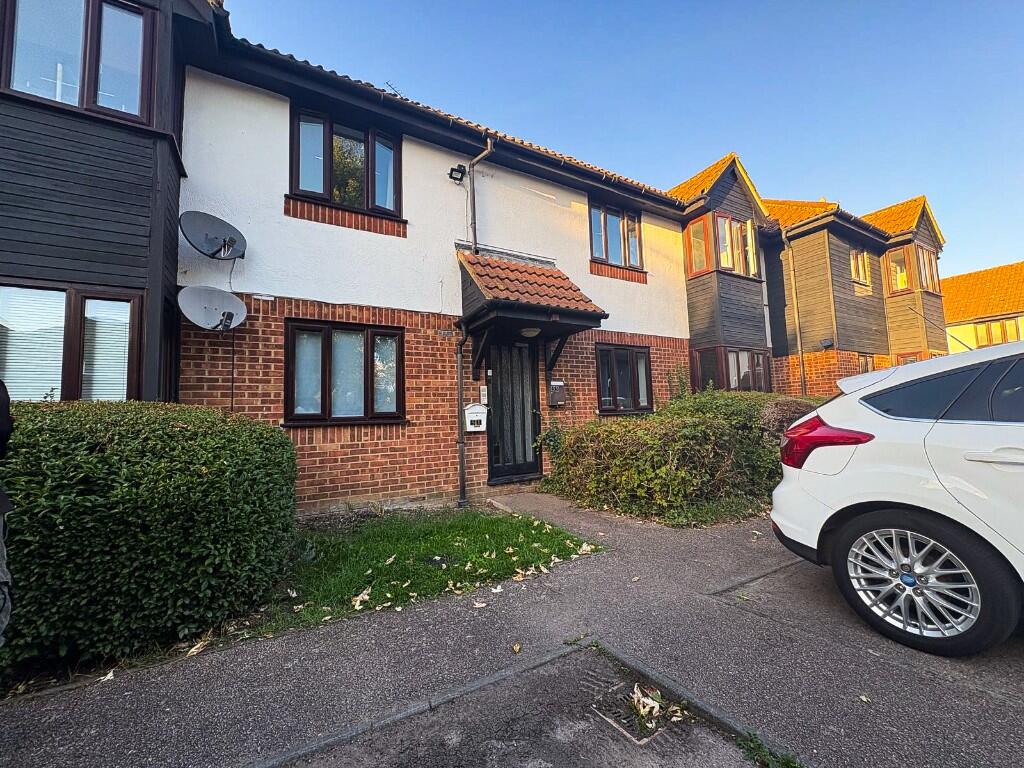 Main image of property: Copperfields, Basildon, Essex, SS15