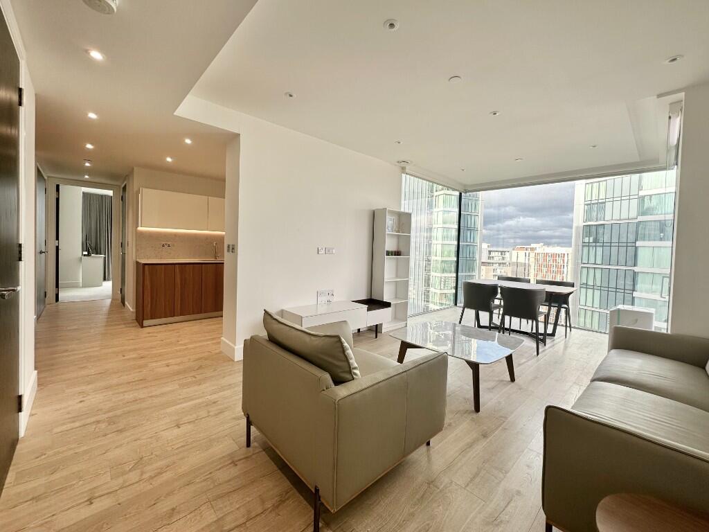 Main image of property: Piazza Walk, London, E1
