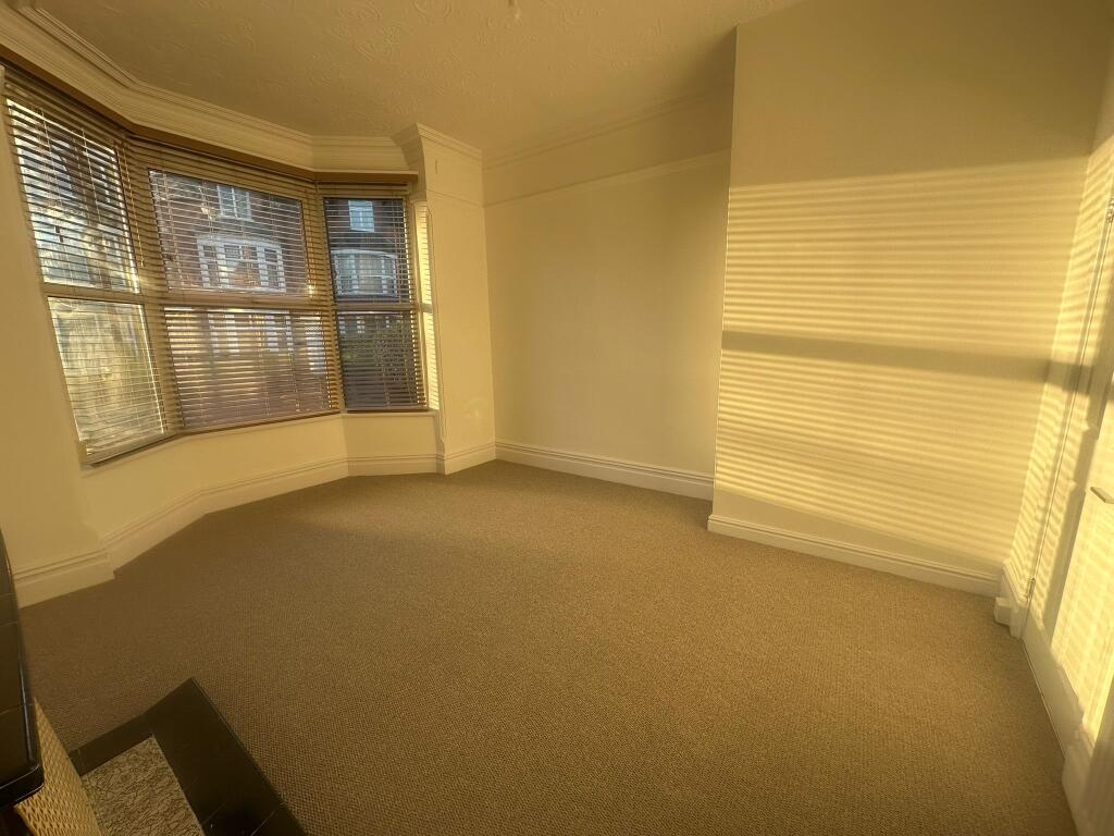 Main image of property: 48 Queens Road, Clarendon Park, Leicester