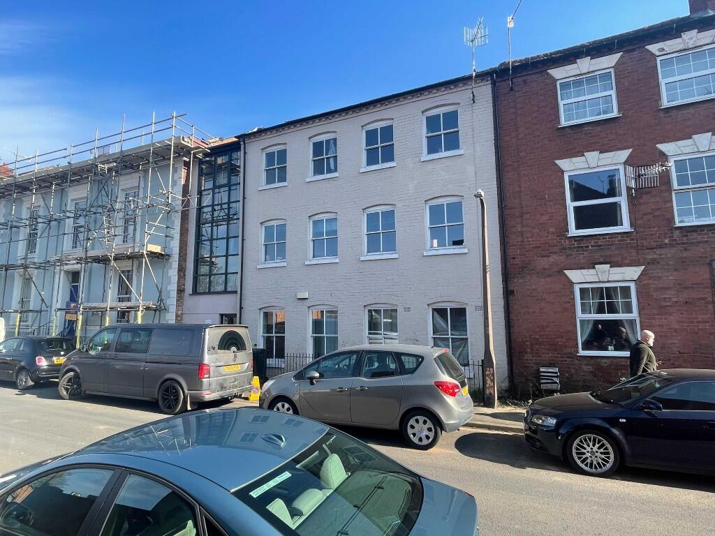 Main image of property: 13 Park Street, Worcester, Worcestershire, WR5 1AA