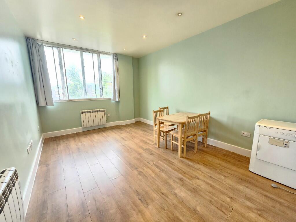 Main image of property: Park Street, Luton, Bedfordshire, LU1