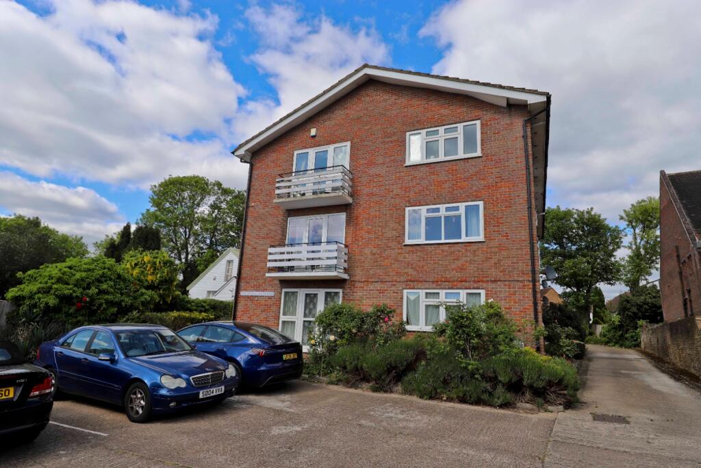 Main image of property: Elm Park Road, Pinner, Middlesex, HA5