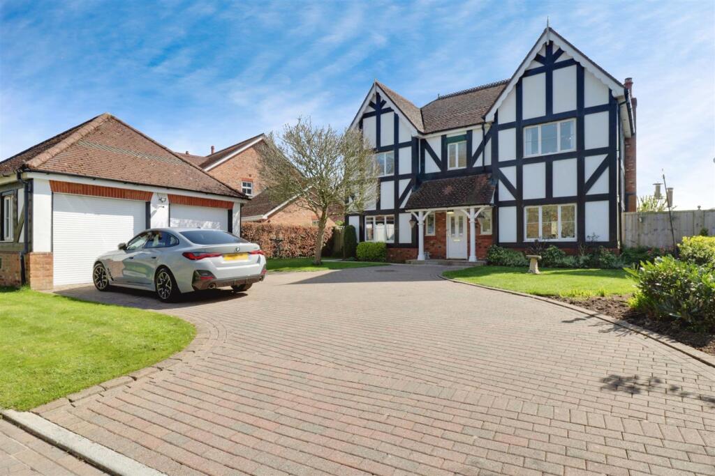 Main image of property: Cavendish Way, Holmes Chapel