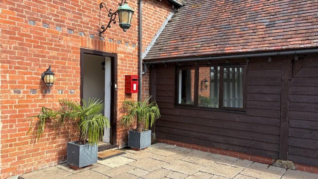 Main image of property: Honington CV36