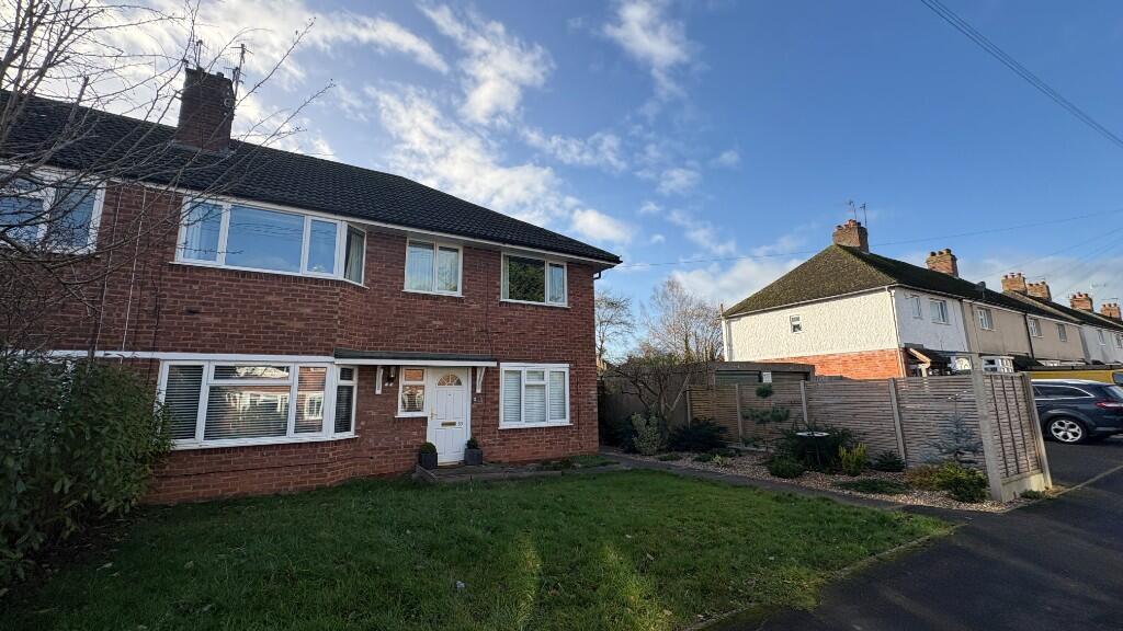 Main image of property: Lodge Road, Stratford-Upon-Avon, Warwickshire, CV37