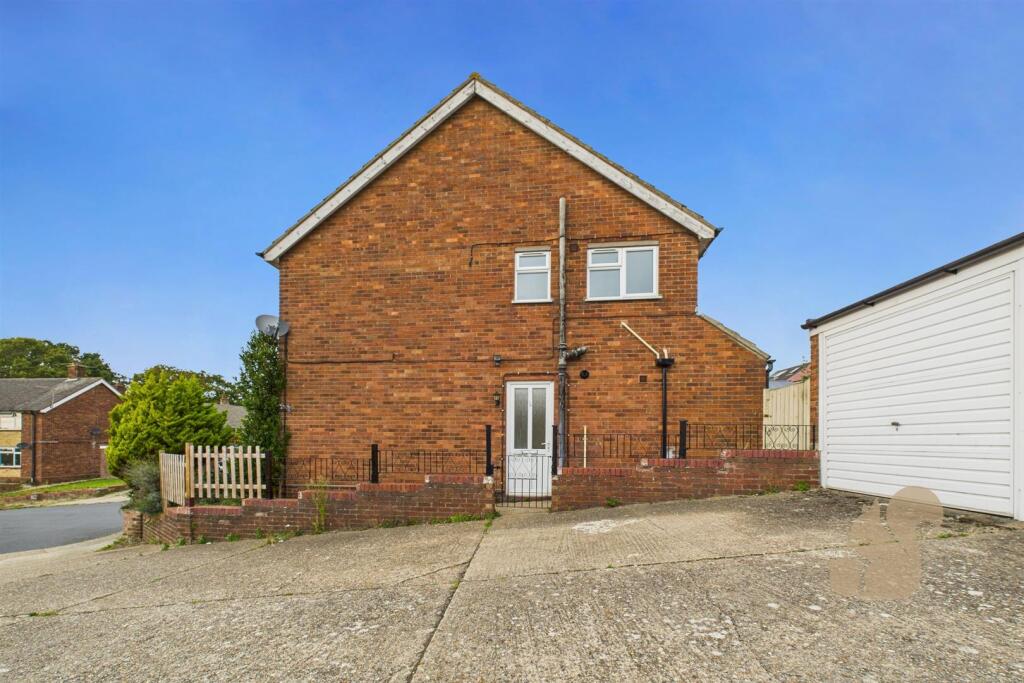 Main image of property: Lakeside Close, Ipswich