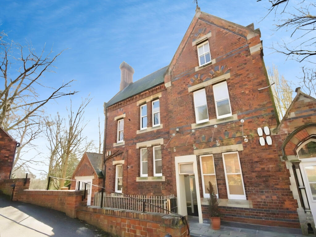 Main image of property: 14 Lindum Terrace, Lincoln, Lincolnshire, LN2