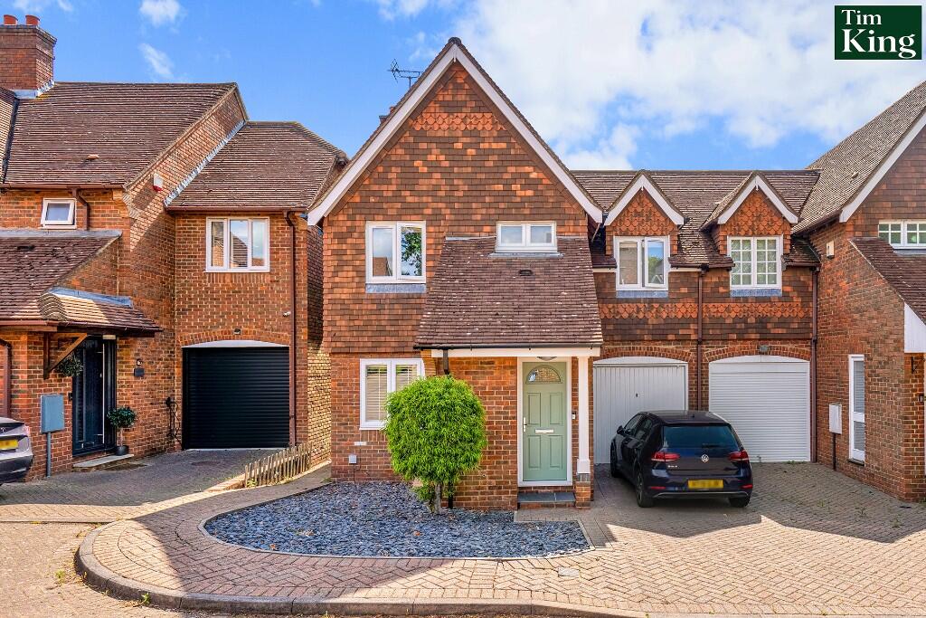 Main image of property: Colwall Gardens, Woodford Green, Essex, IG8