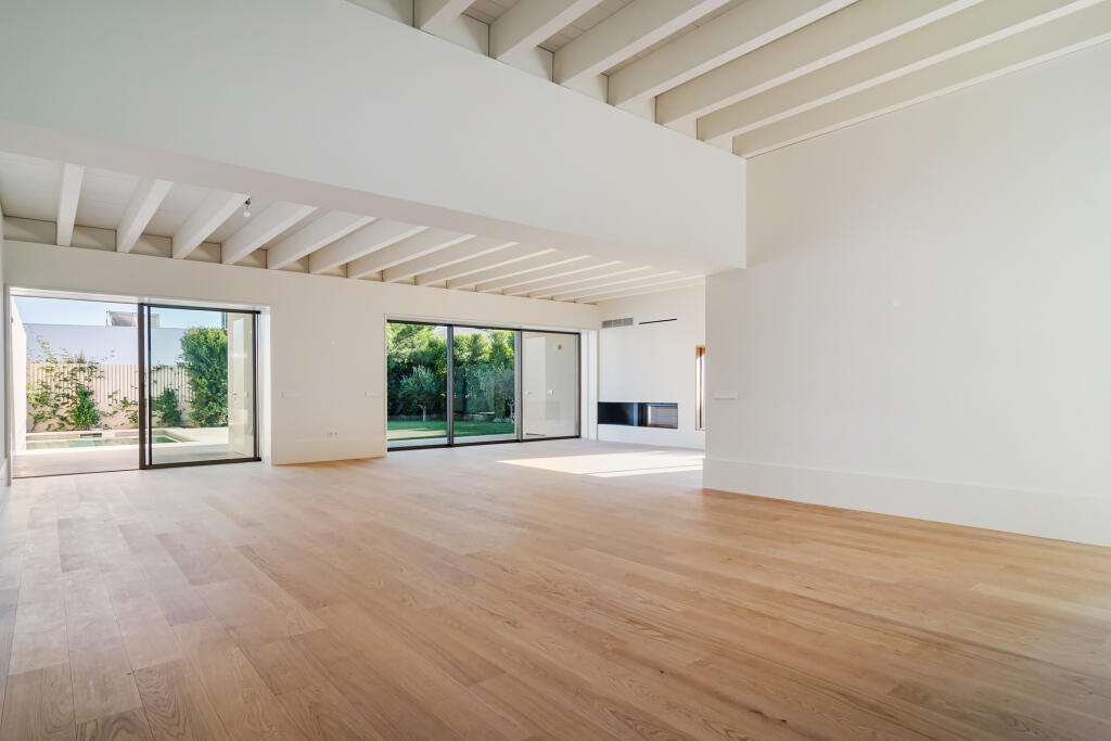 Main image of property: Lisbon, Cascais
