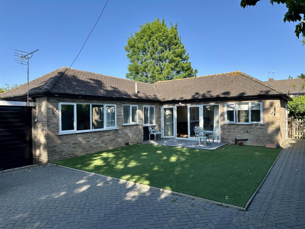 Main image of property: Flamstead End Road, Cheshunt