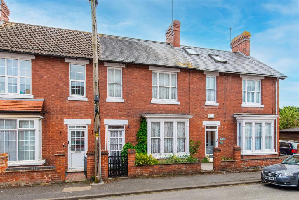 3 bedroom terraced house