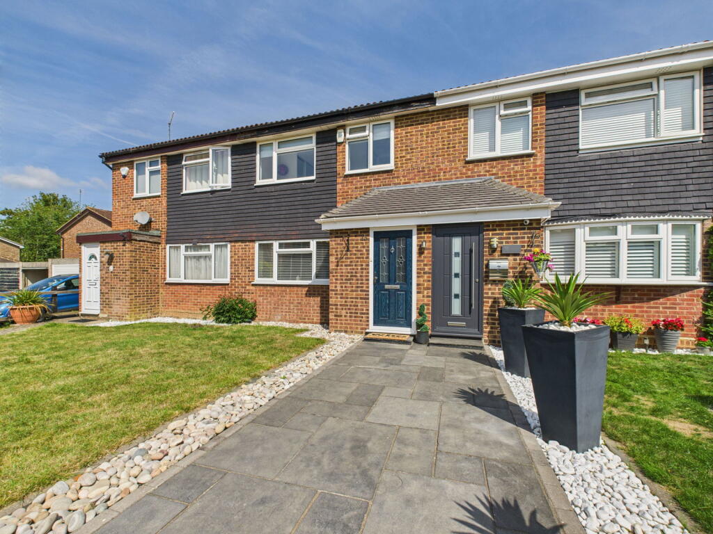 Main image of property: Palmers Close,Maidenhead,SL6 3XF