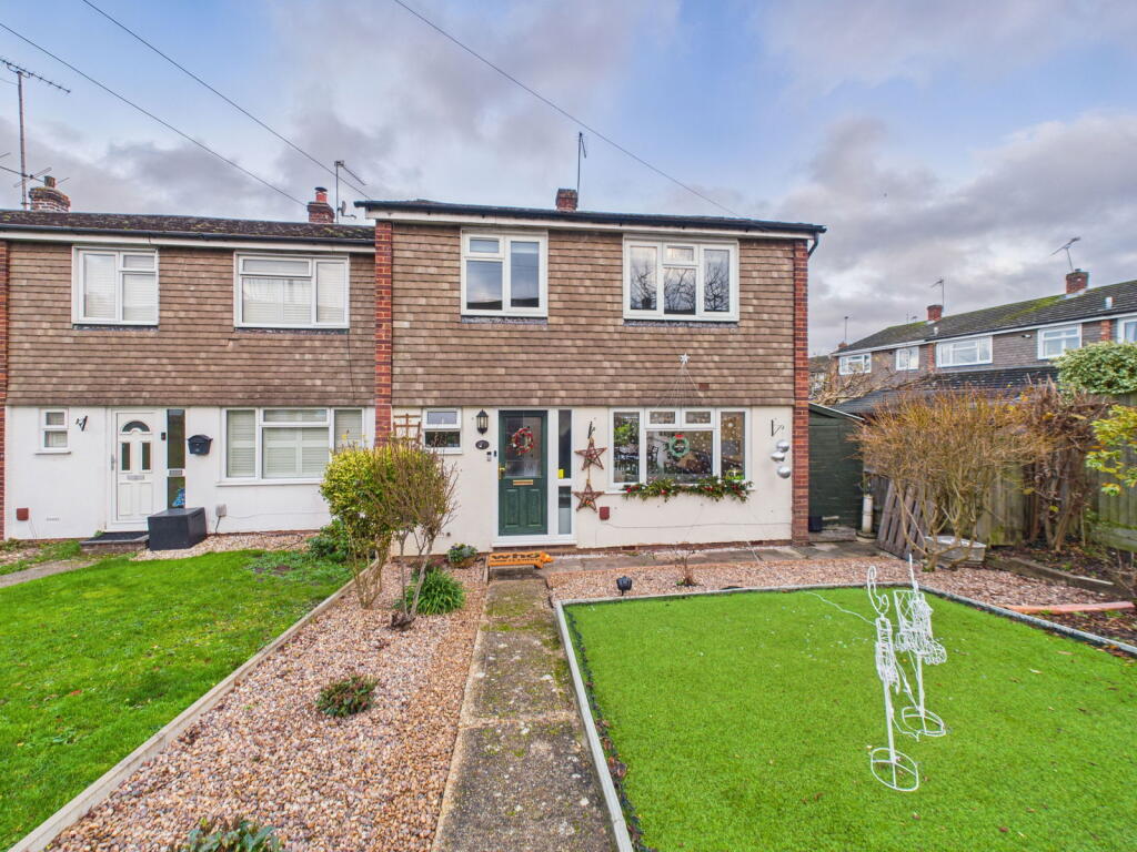 Main image of property: Aldebury Road, Maidenhead, SL6