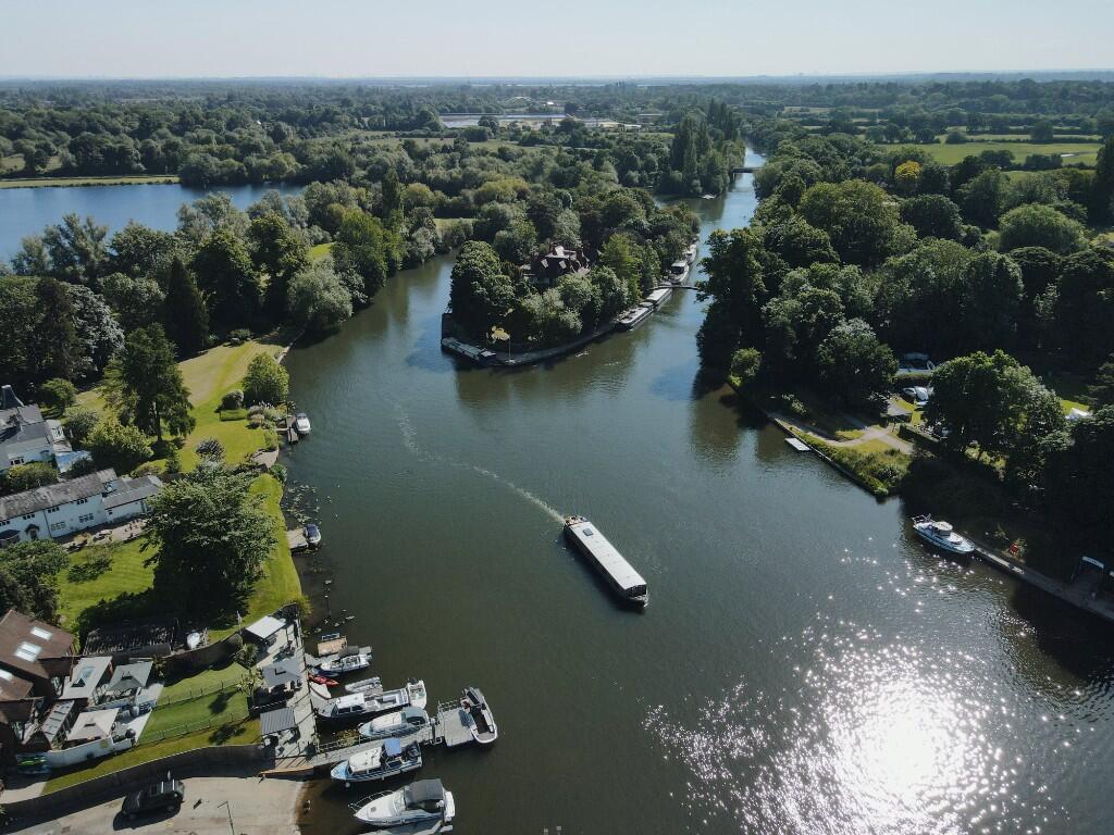Main image of property: D'oyly Carte Island, Weybridge, Surrey, KT13 8LX