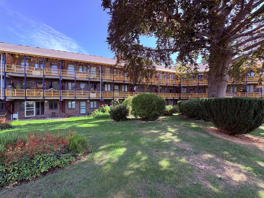 Main image of property: Queensway, Cambridge