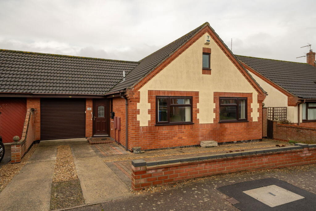 Main image of property: Meadowvale Close, Beccles, NR34 9EP
