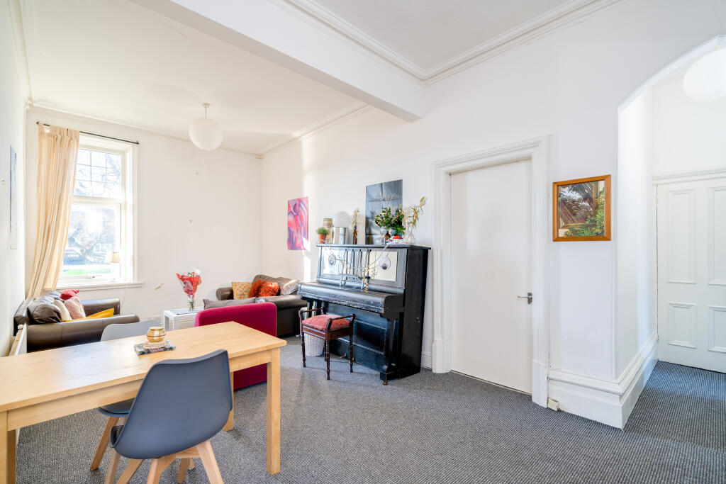 Main image of property: Flat 2, 1A Shaw Lane, LS6 4DH