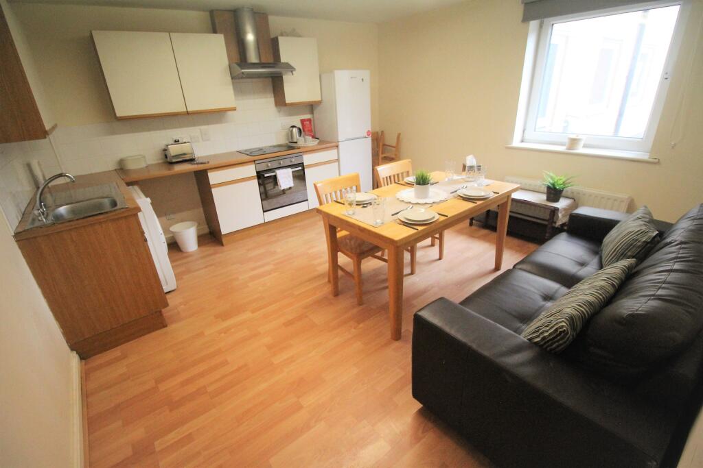 Main image of property: Flat 25, 205 Clarendon Road, Leeds, LS2 9DU