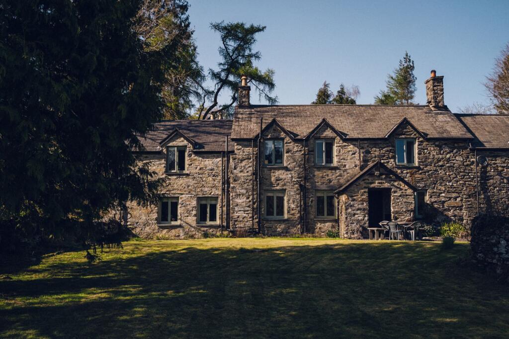 Main image of property: Dolwyddelan, LL25
