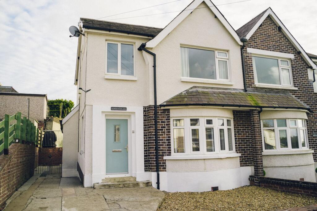 Main image of property: Muriau Park, Caernarfon, LL55