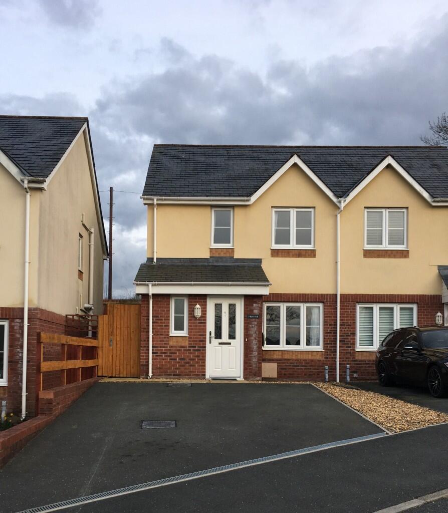 Main image of property: Y Felin Fach,Ger Y Nant, LL56