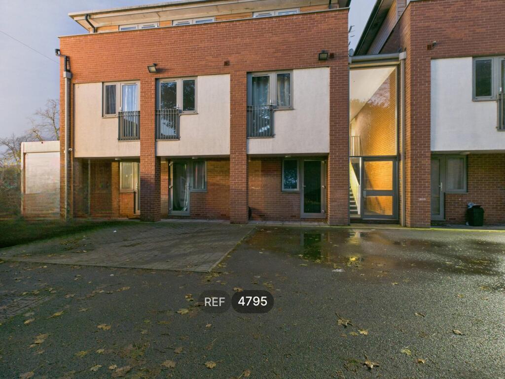 Main image of property: Teesdale Court, Hucknall Road, Nottingham, NG5 1FE