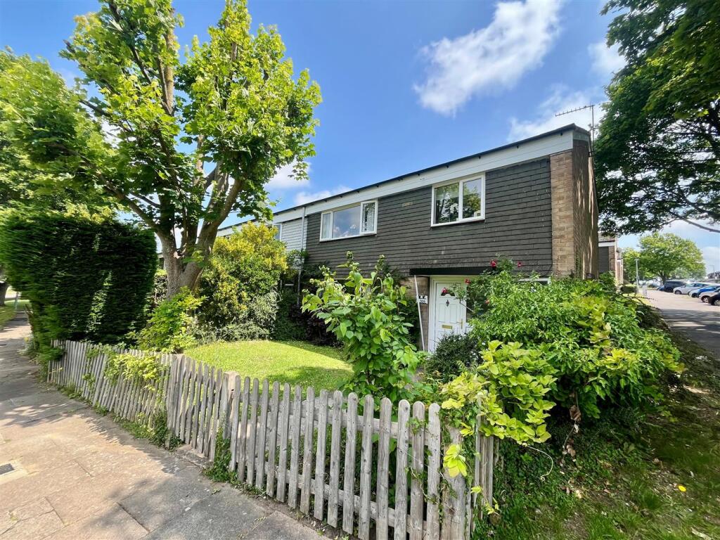 Main image of property: Vardon Road, Stevenage, SG1 5BL