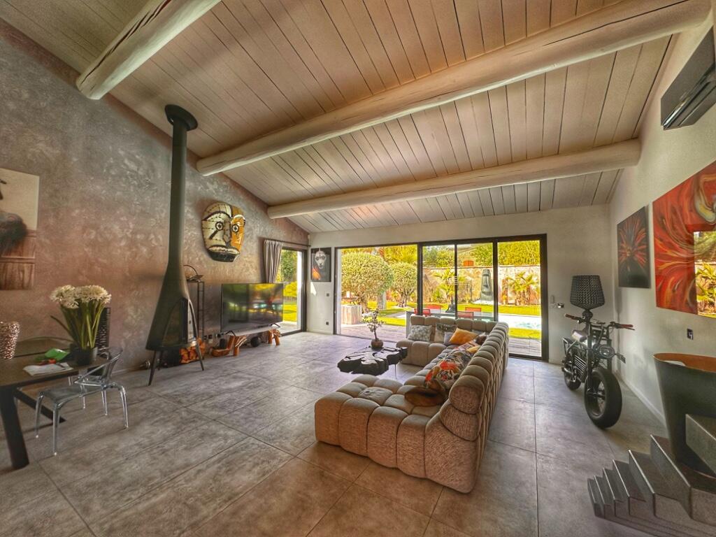 Main image of property: Castelnau-le-Lez, Hérault, Languedoc-Roussillon