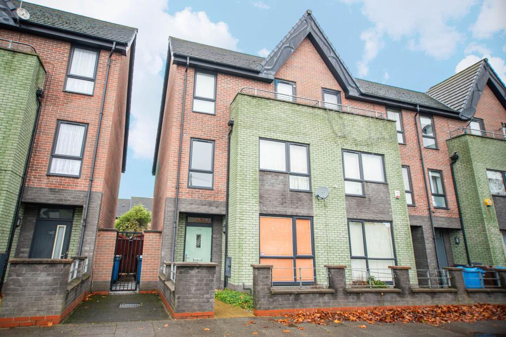 Main image of property: Hawthorn Avenue, Hull, HU3