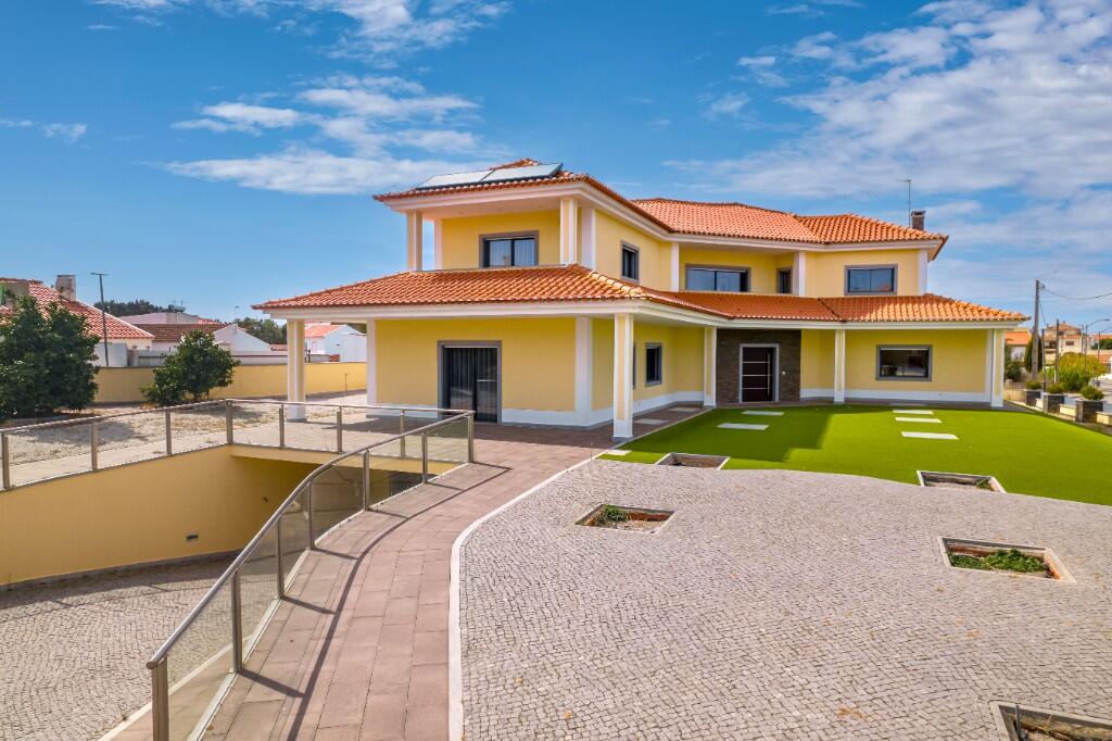 Main image of property: Montelavar, Lisbon