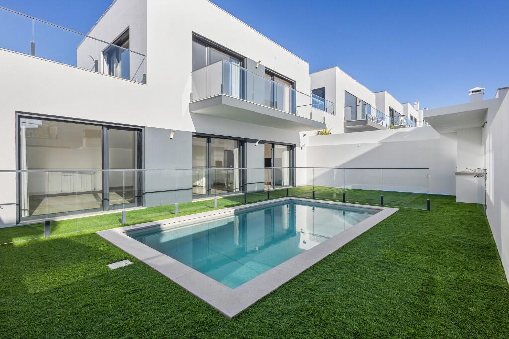 Main image of property: Atouguia da Baleia, Estremadura