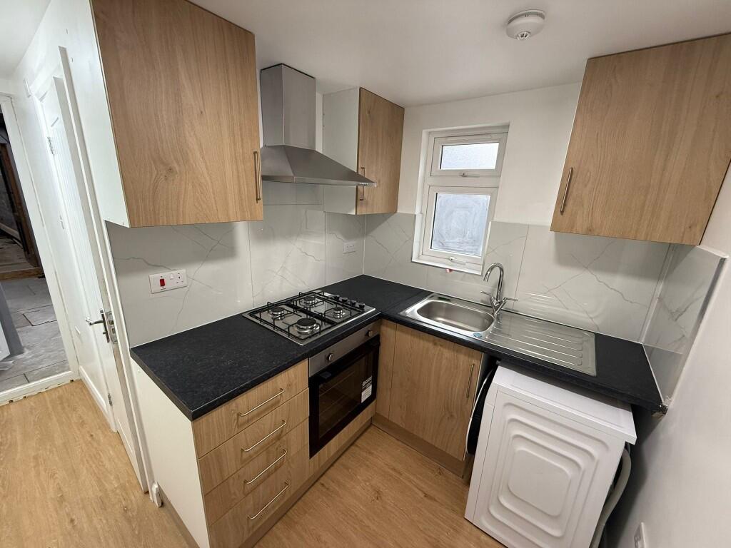 Main image of property: The Crescent, Ilford, London, IG2