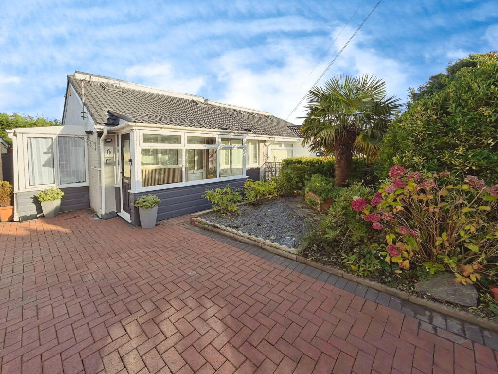 Main image of property: Gwlad-y-Gan, Morriston, Swansea, SA6 6BE