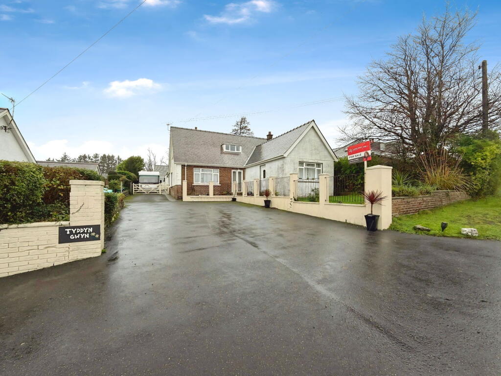 Main image of property: Tyddyn Gwyn, Rhydargaeau Road, Carmarthen, SA32 7AH