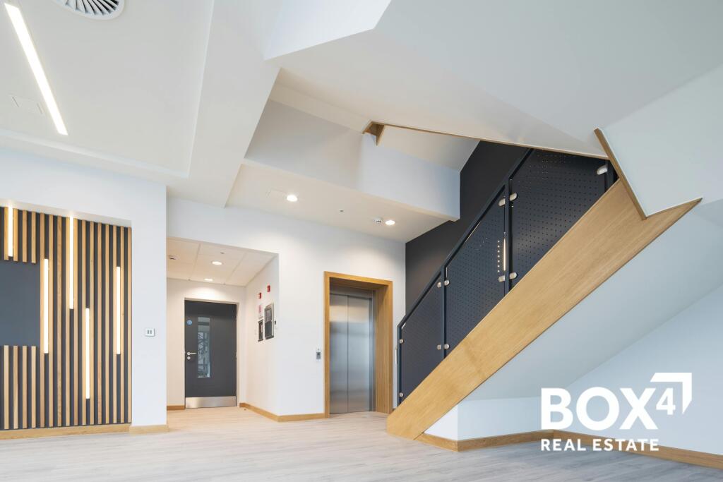 _DLP2484 Unit B38 David Lee Photography Ltd.jpg