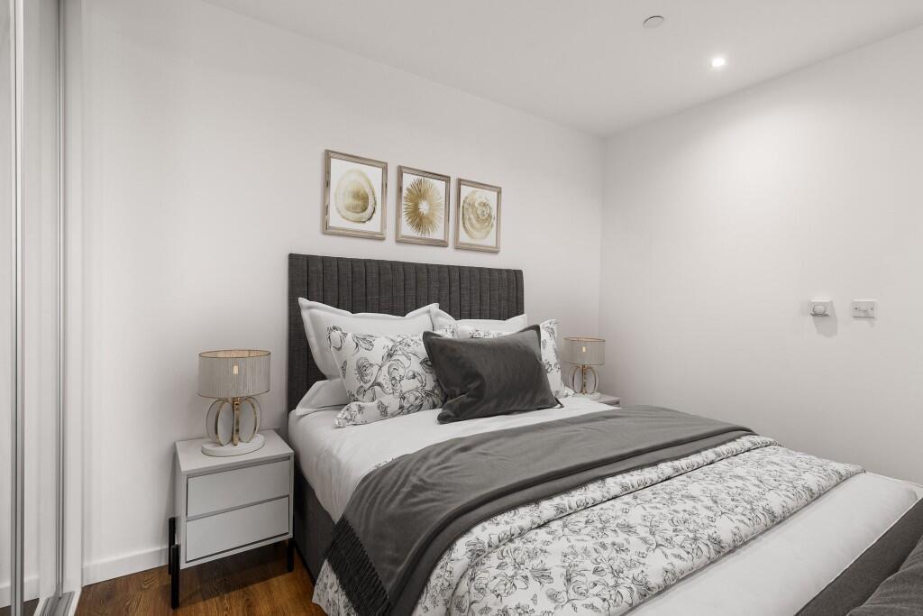 Main image of property: Silvertown Way, London, E16