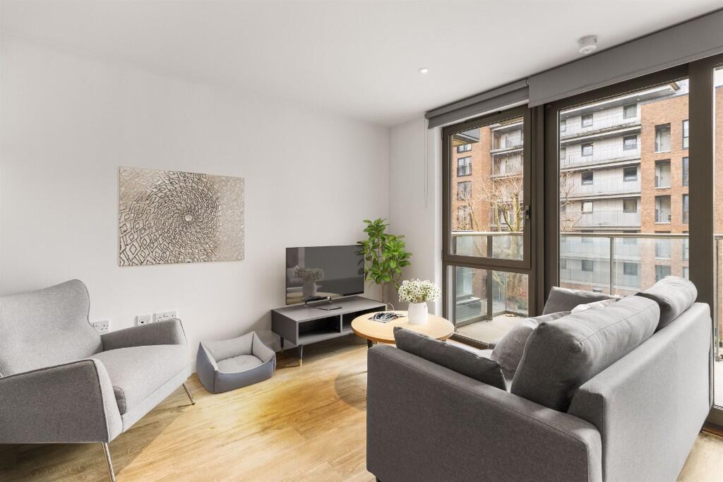 Main image of property: Lindfield Street, London, E14