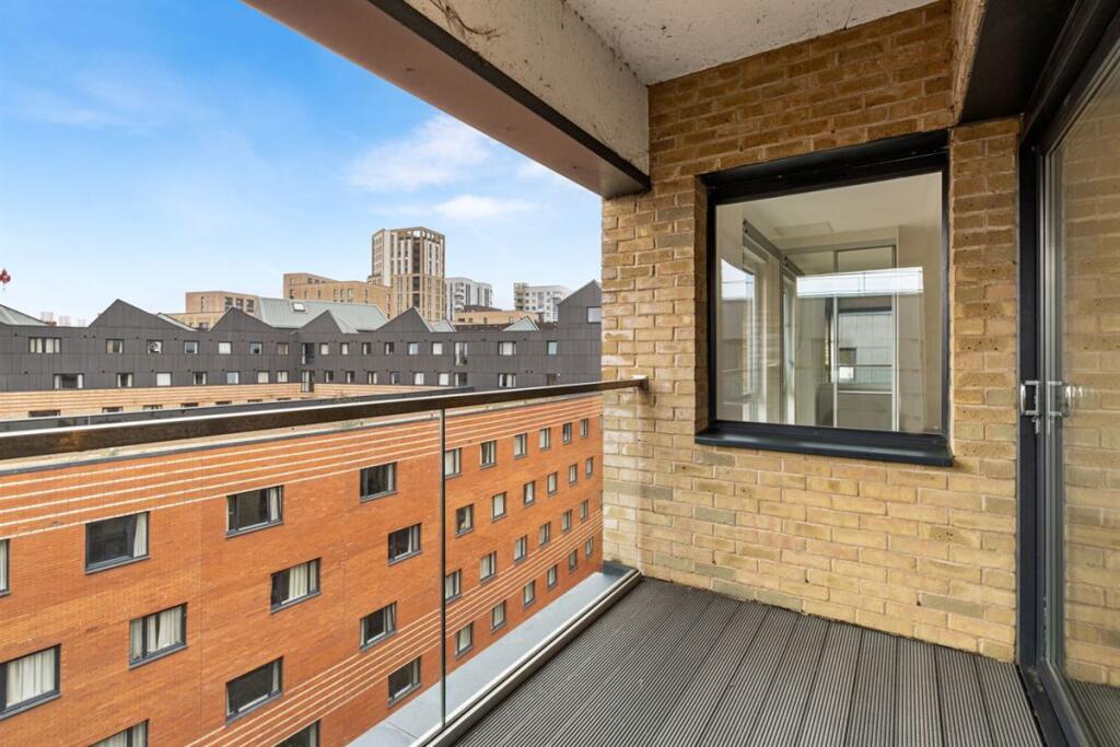 Main image of property: Fizzy Walthamstow, 5D Blackhorse Lane, Walthamstow, E17 6DS