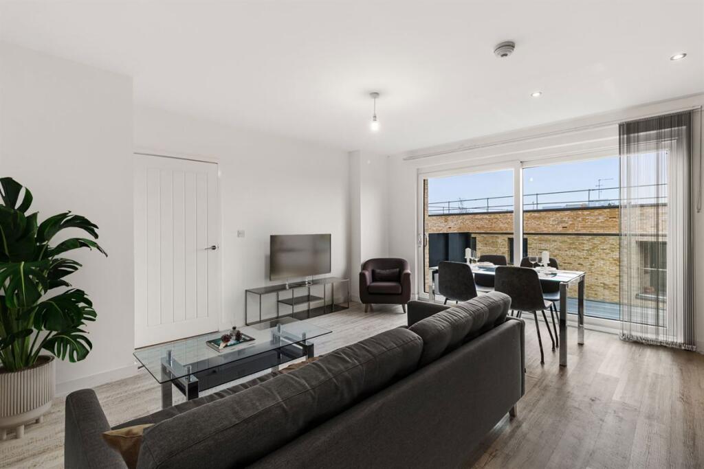 Main image of property: Fizzy Walthamstow, 5D Blackhorse Lane, Walthamstow, E17 6DS