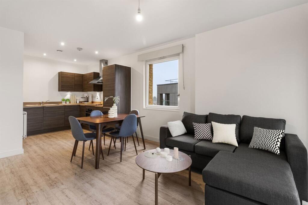 Main image of property: Fizzy Walthamstow, 5D Blackhorse Lane, Walthamstow, E17 6DS