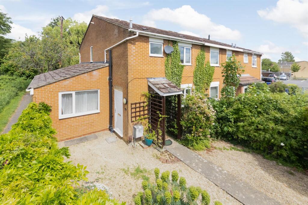 Main image of property: Harts Close, Kidlington