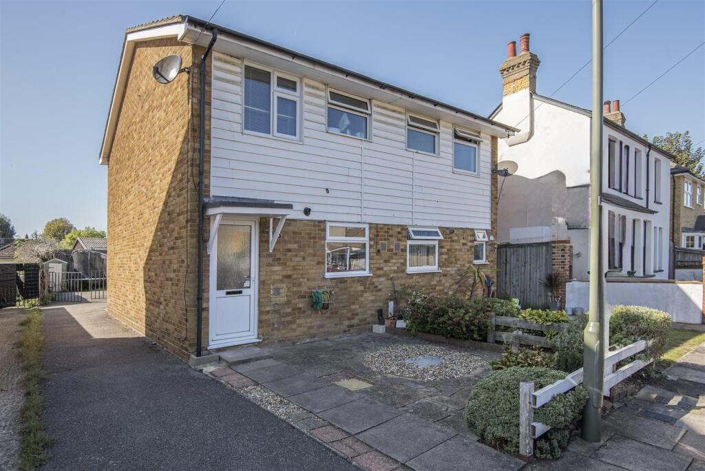 Main image of property: Oakfield Road, Ashford