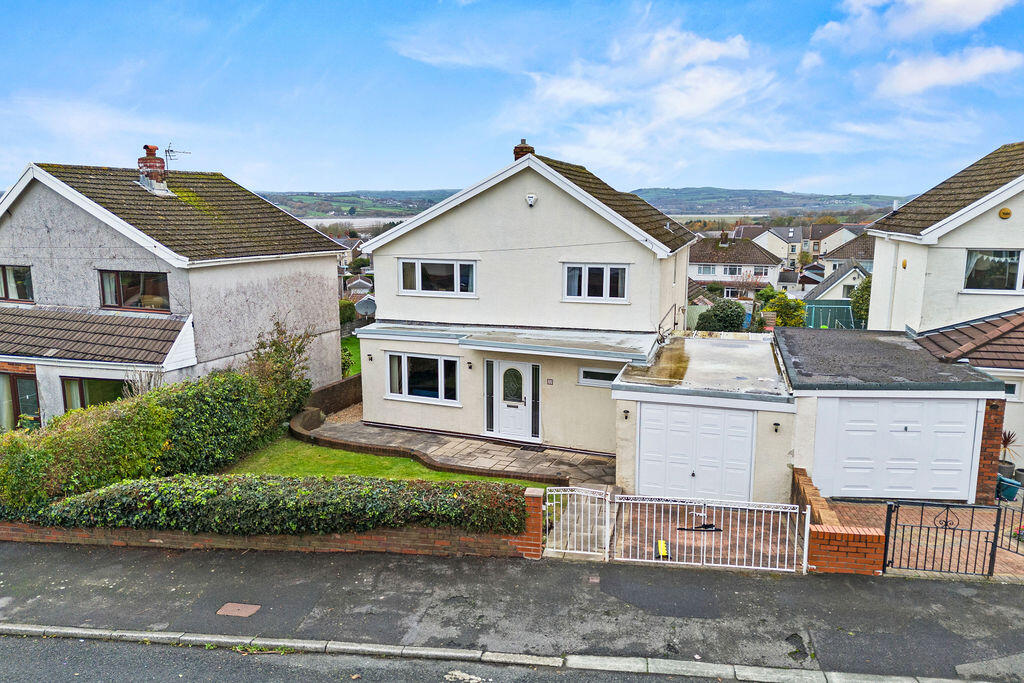 Main image of property: Heol Cae Copyn, Loughor, Swansea, SA4